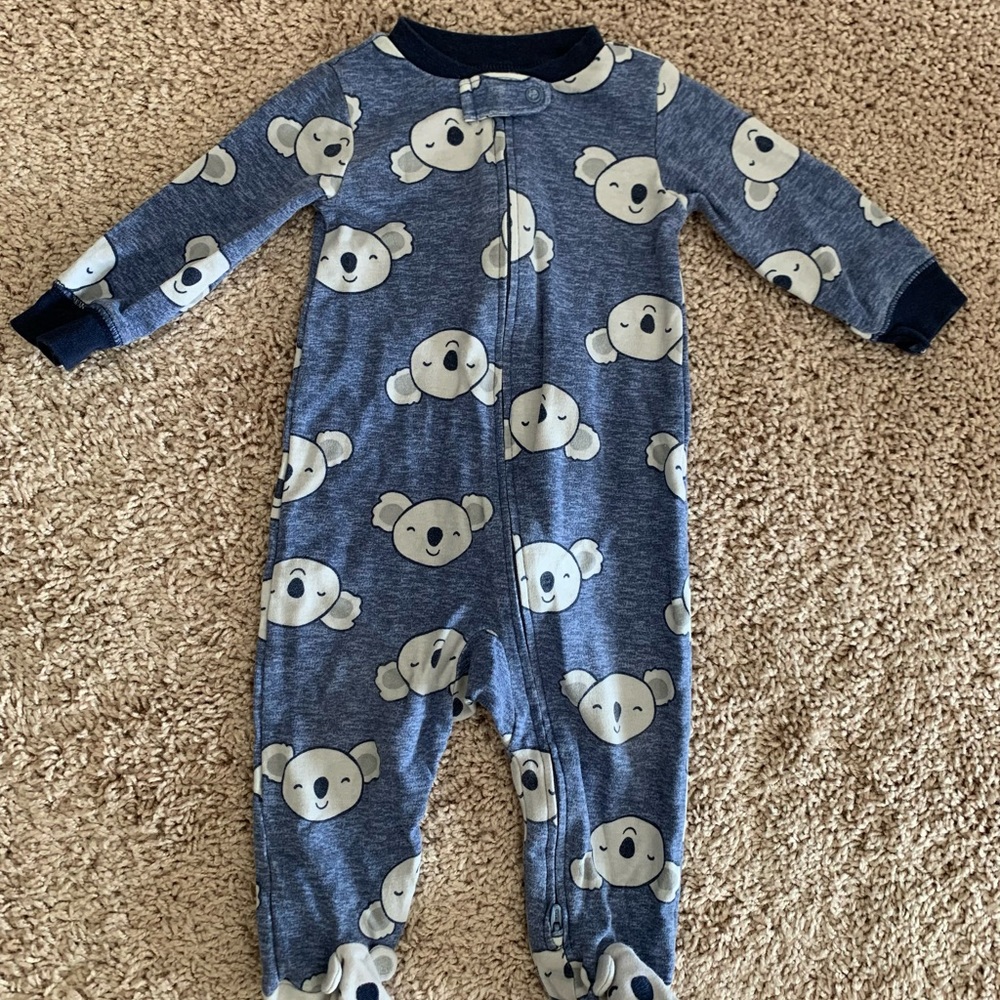 Carter’s Baby Onesie (9mos)